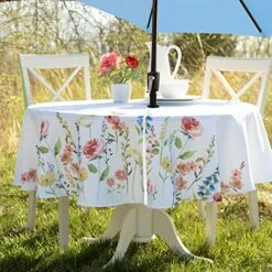 Indoor-Outdoor Spillproof Fabric Tablecloth For Spring/Summer/Party/Picnic (70" Round With Umbrella Hole, Angelica)